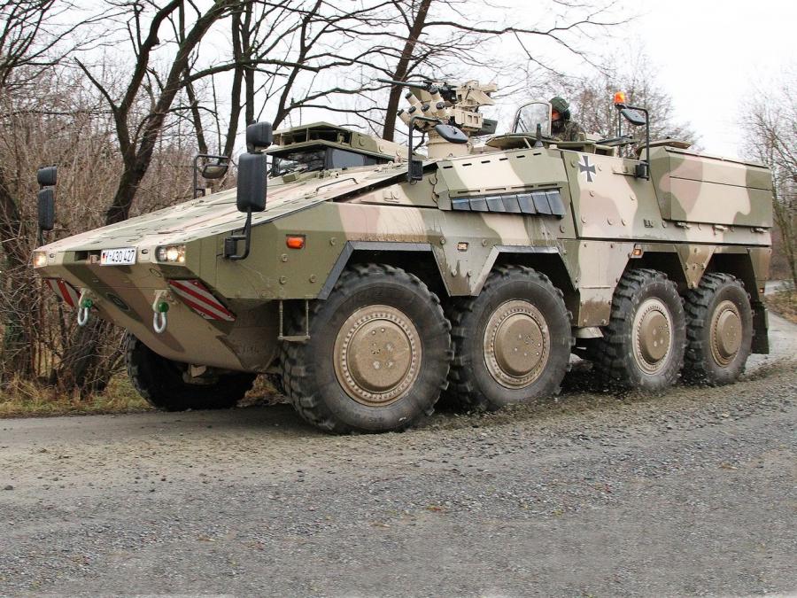  KMW Boxer 8x8 APC 2010 года  (фото 2 из 15)